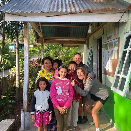 Karleta Homestay Ruteng Kültér fotó
