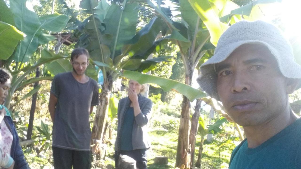 Karleta Homestay Ruteng Kültér fotó