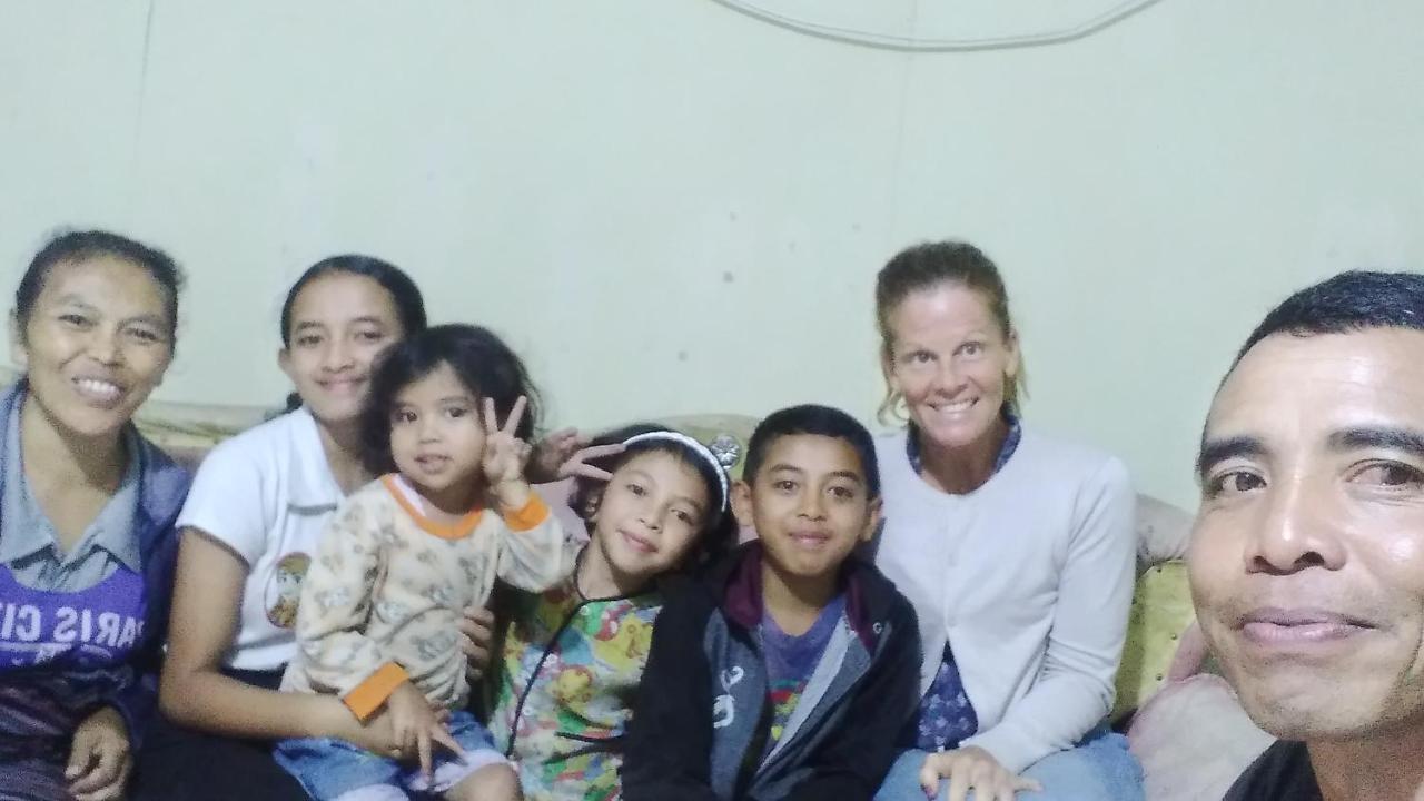 Karleta Homestay Ruteng Kültér fotó