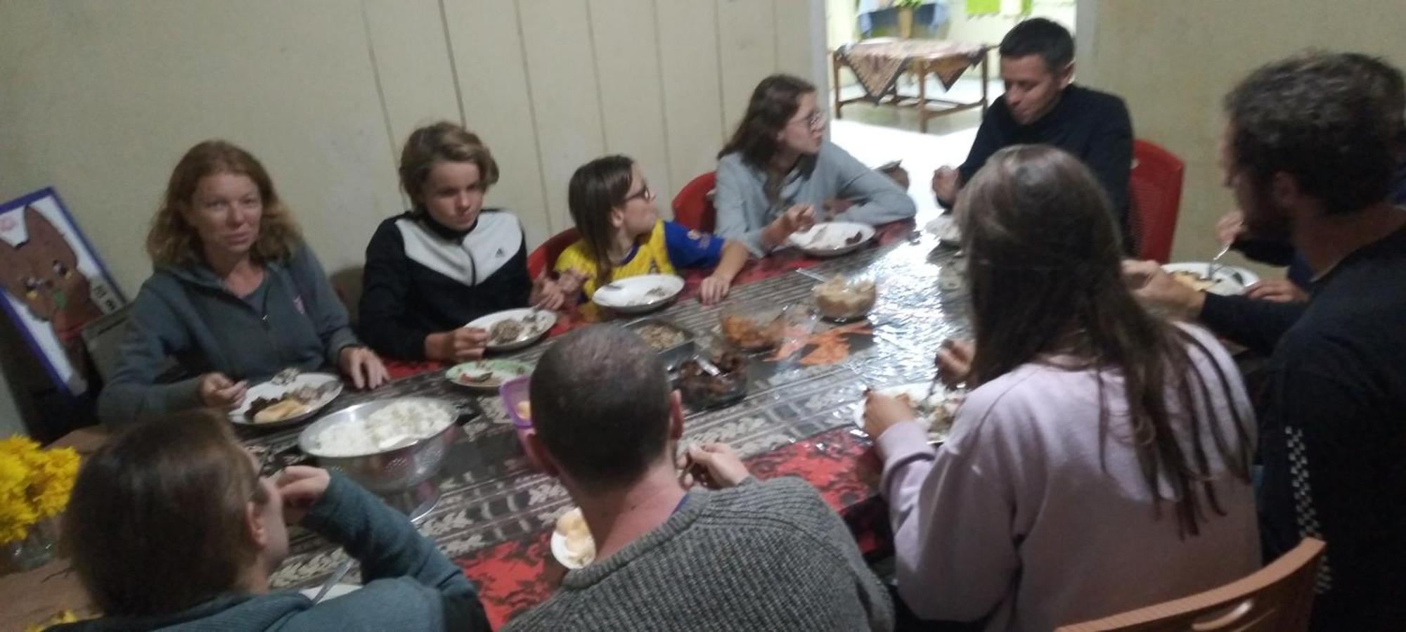 Karleta Homestay Ruteng Kültér fotó