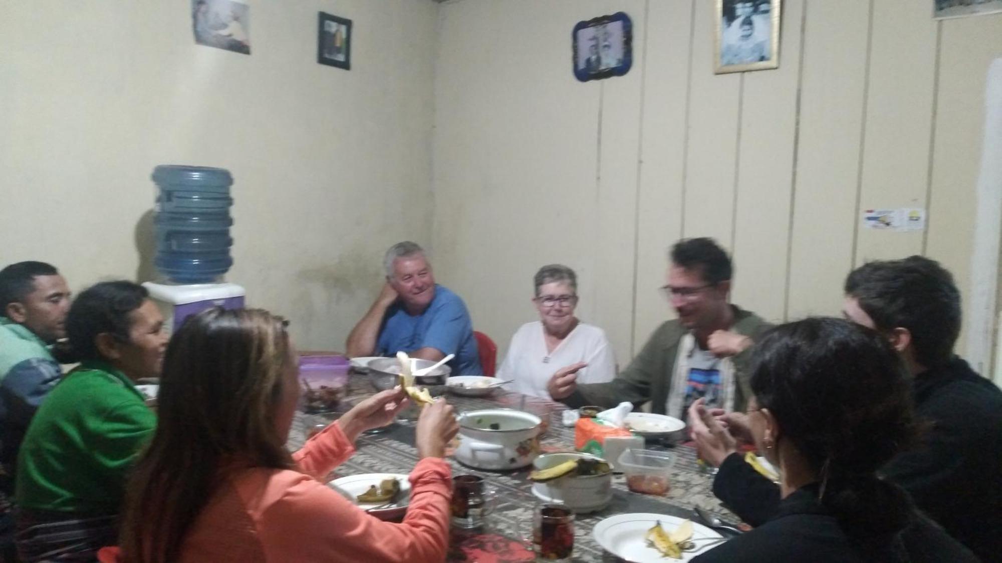 Karleta Homestay Ruteng Kültér fotó