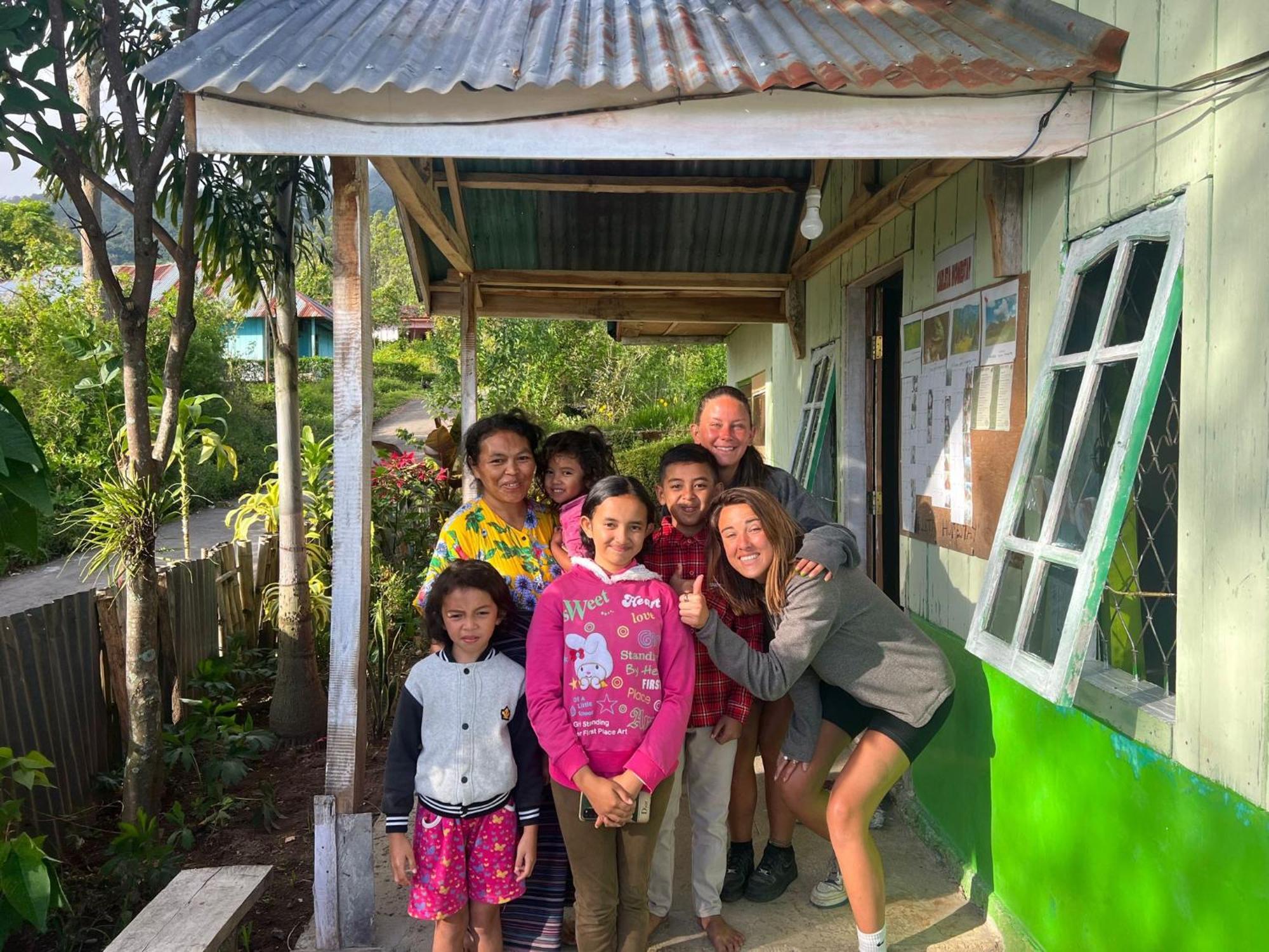 Karleta Homestay Ruteng Kültér fotó